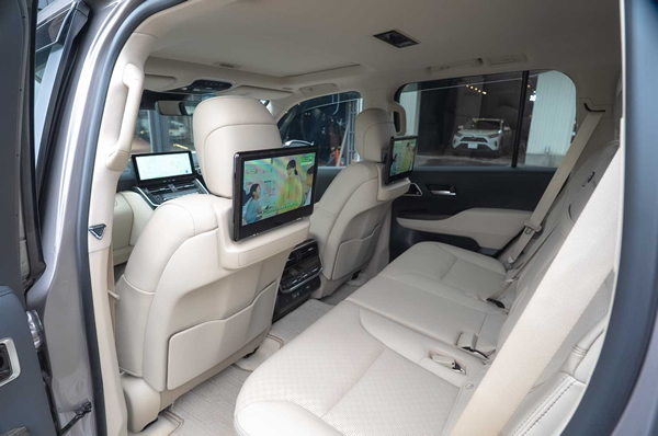 ランクル300専門店トミーモータース