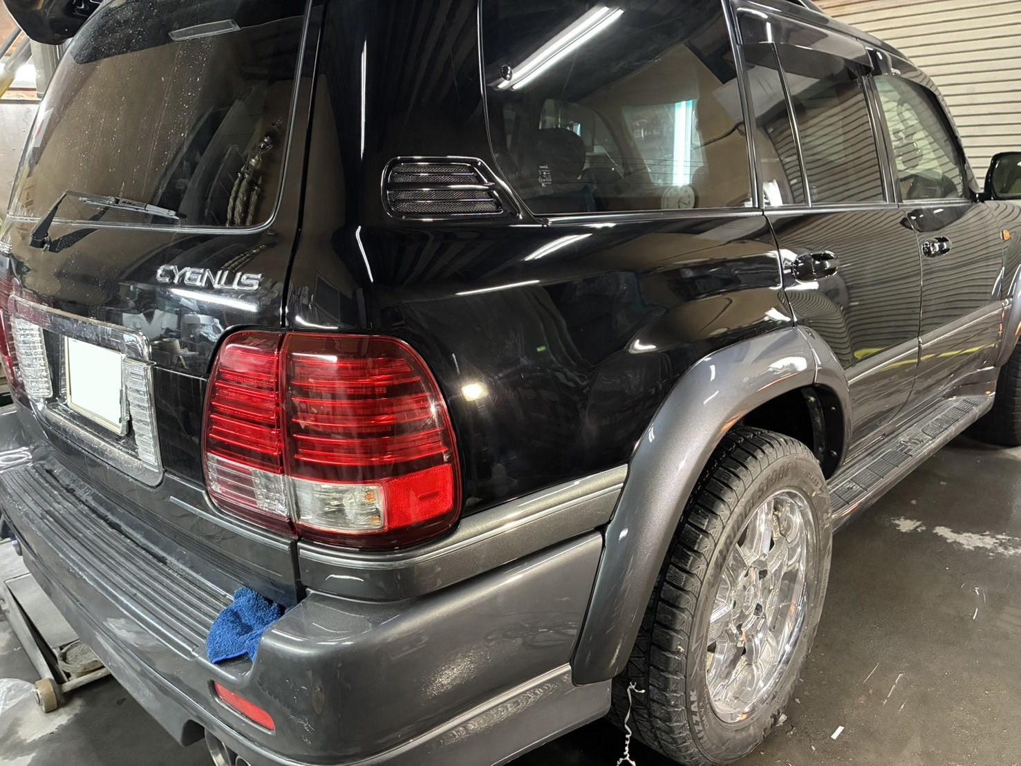 札幌 ランドクルーザー 板金修理 完成