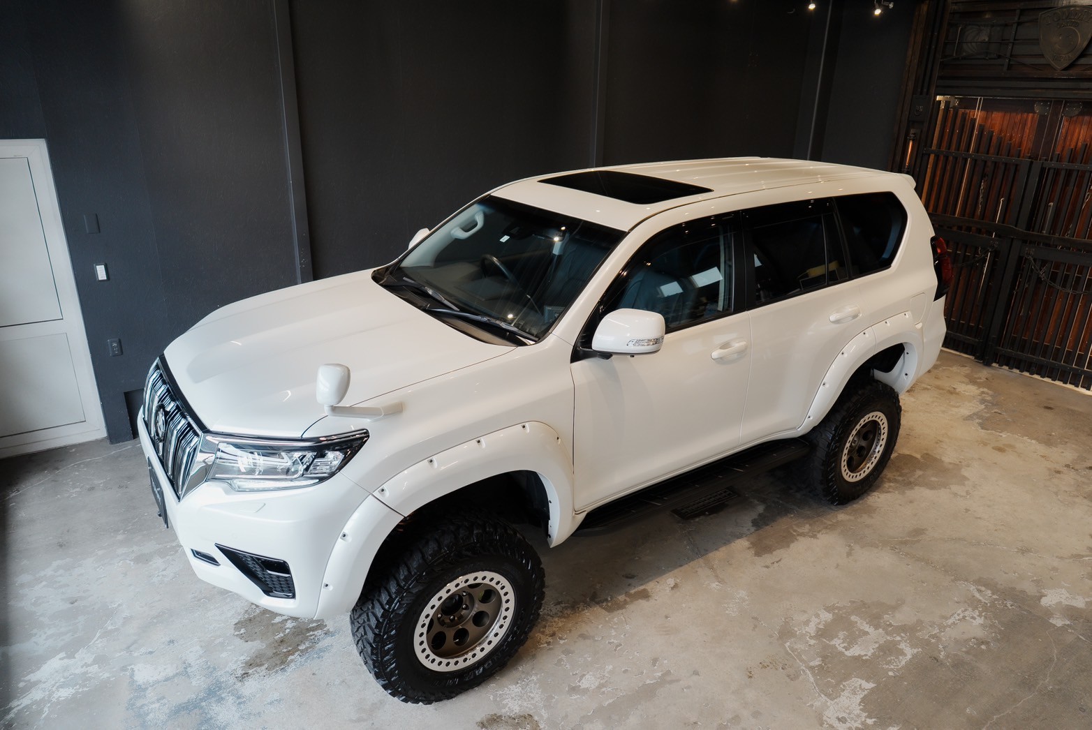 ランドクルーザープラド 2.8DT TX 4WD リフトアップ ビルシュタイン 7人乗り