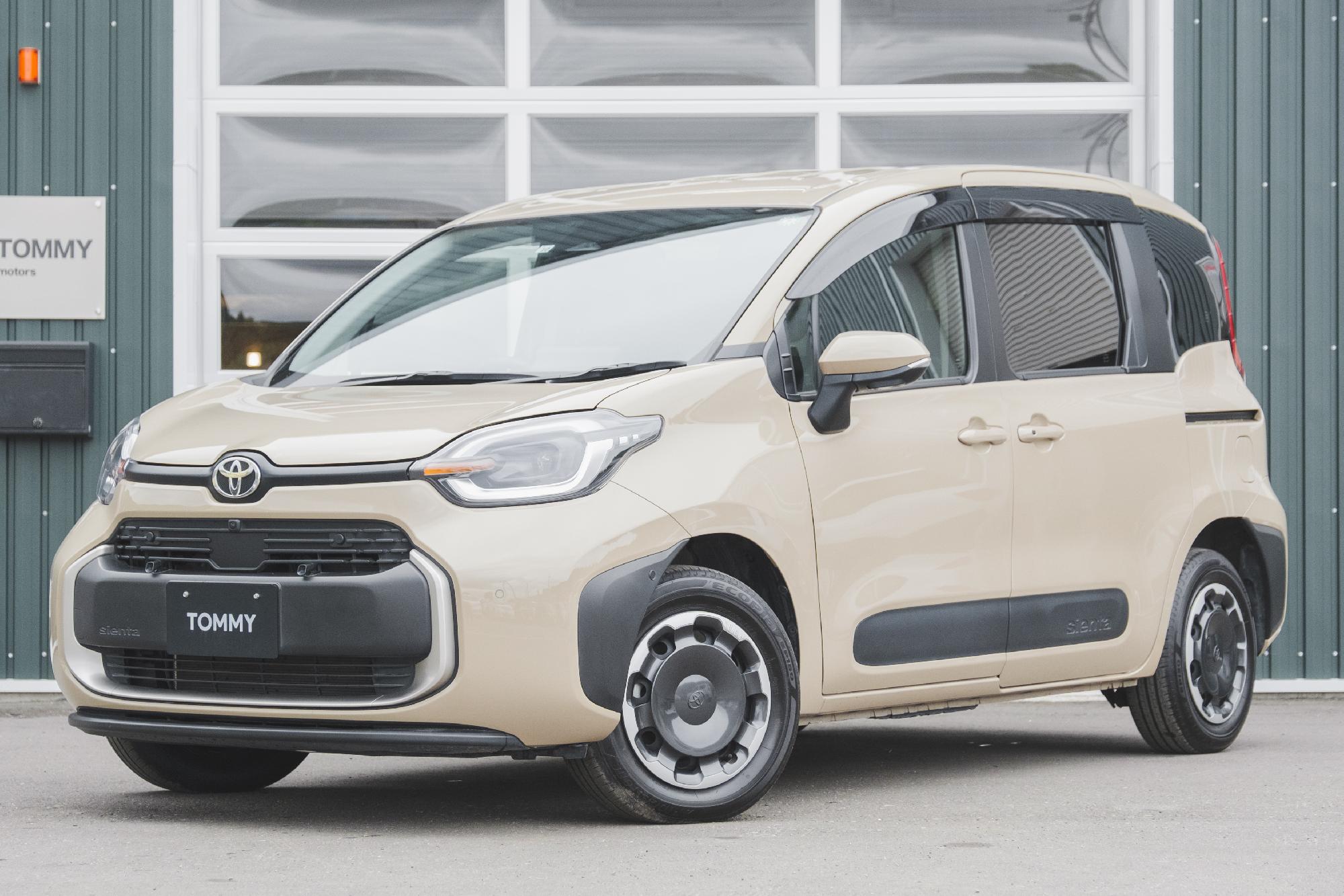 トヨタ シエンタ ハイブリッド1.5Z E-Four 4WD　1オナ・メーカーOP10.5インチディスプレイオーディオ・パノラミックビューM・両側電動スライドドア・トヨタチームメイト・セーフティセンス