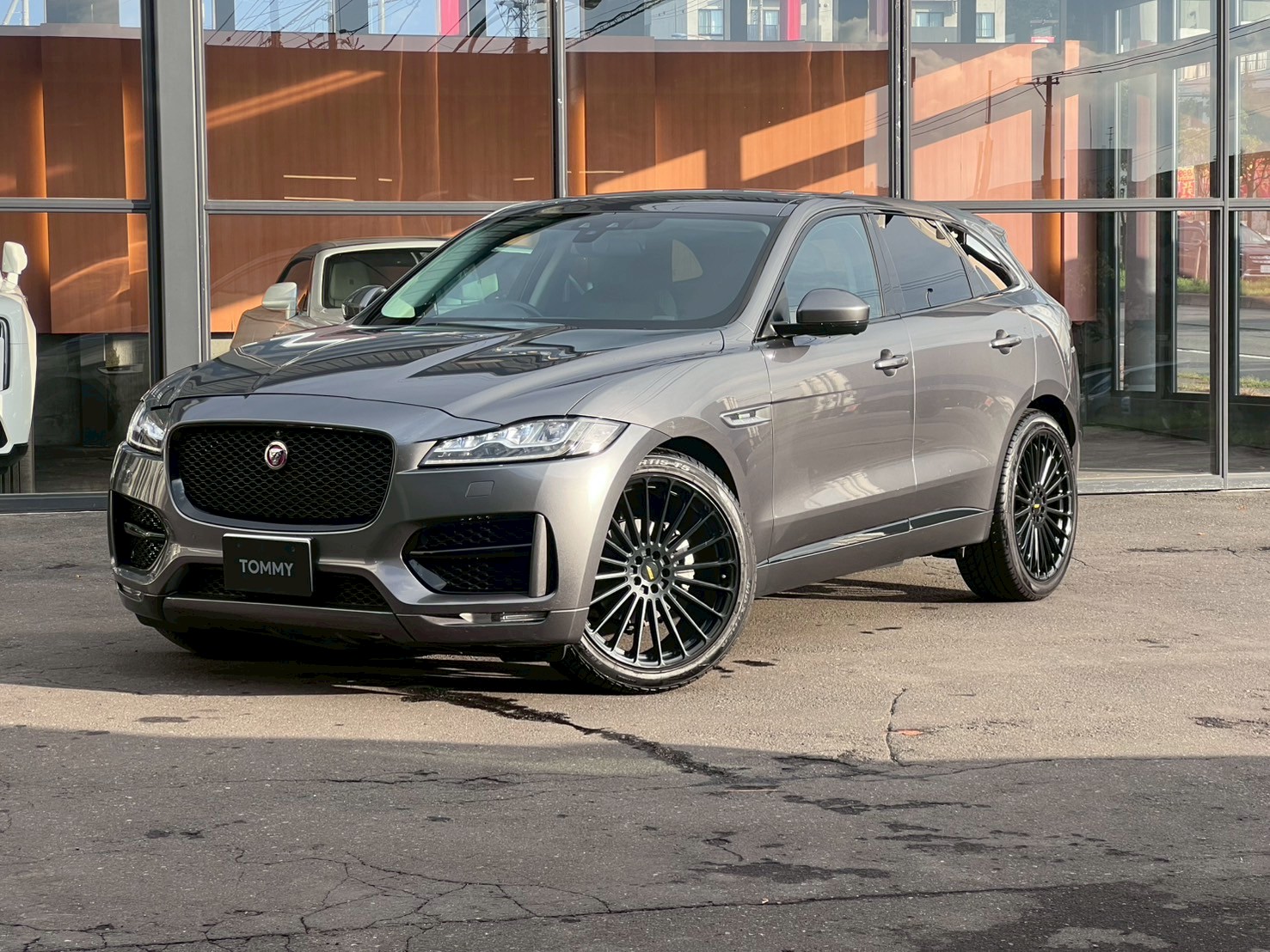 ジャガー 20d Rスポーツ 4WD  Meridianサウンド ビルシュタイン H＆Rサス TSW22インチAW 全周囲カメ Bluetooth カスタムペイント 雨滴感知式オートワイパー パワーシート フルセグ レーンデパーチャーワーニング