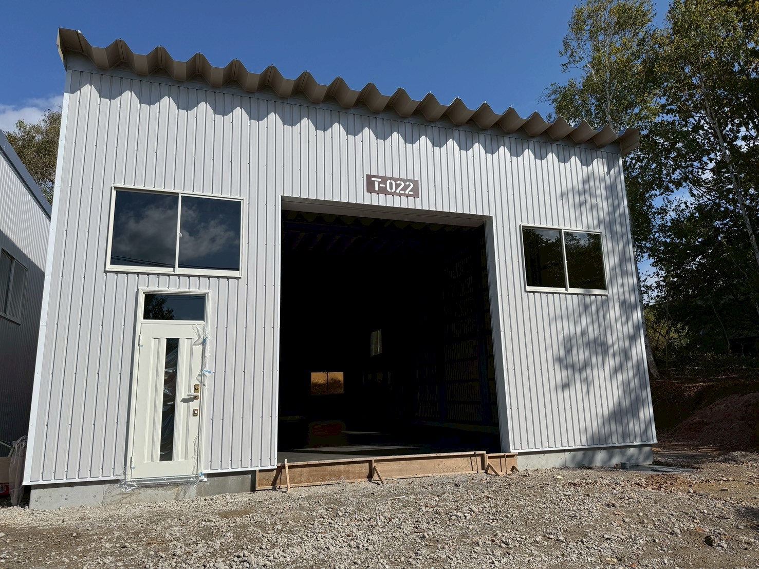 恵庭市戸磯555-1　51坪倉庫 T022