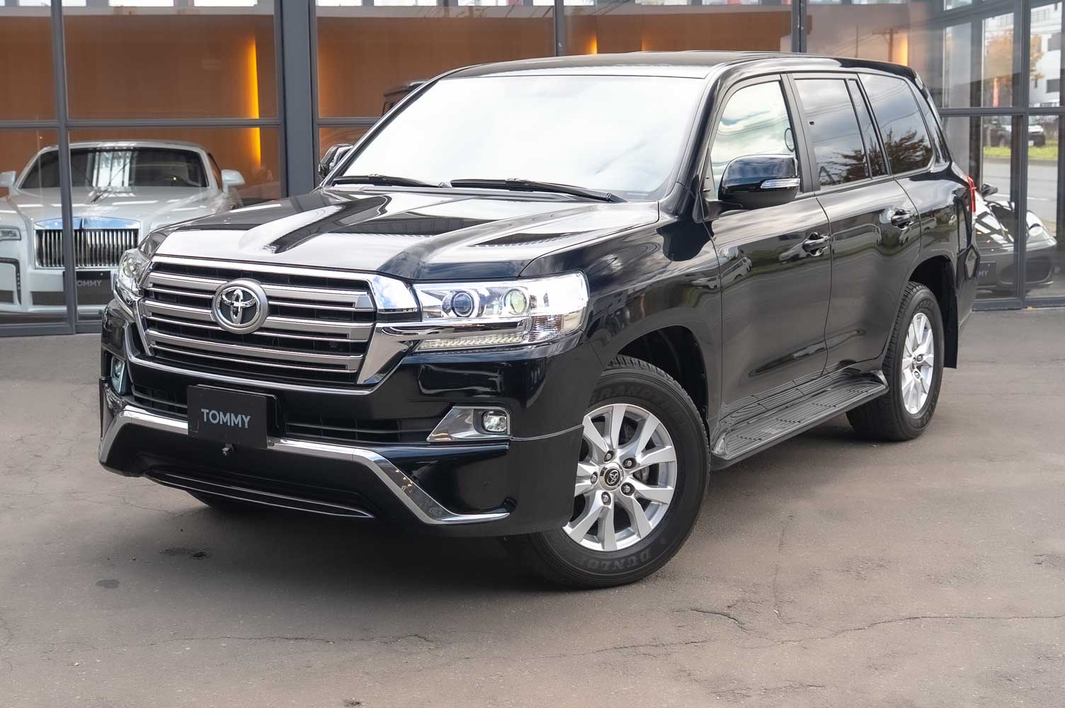 トヨタ ランドクルーザー200 GXR 左ハンドル  V8ディーゼル・9インチナビ・バックカメラ・サイドカメラ・フロントカメラ・ETC・ヒッチメンバー・クールボックス・Pセンサー・国内ランクル200ヘッドライト