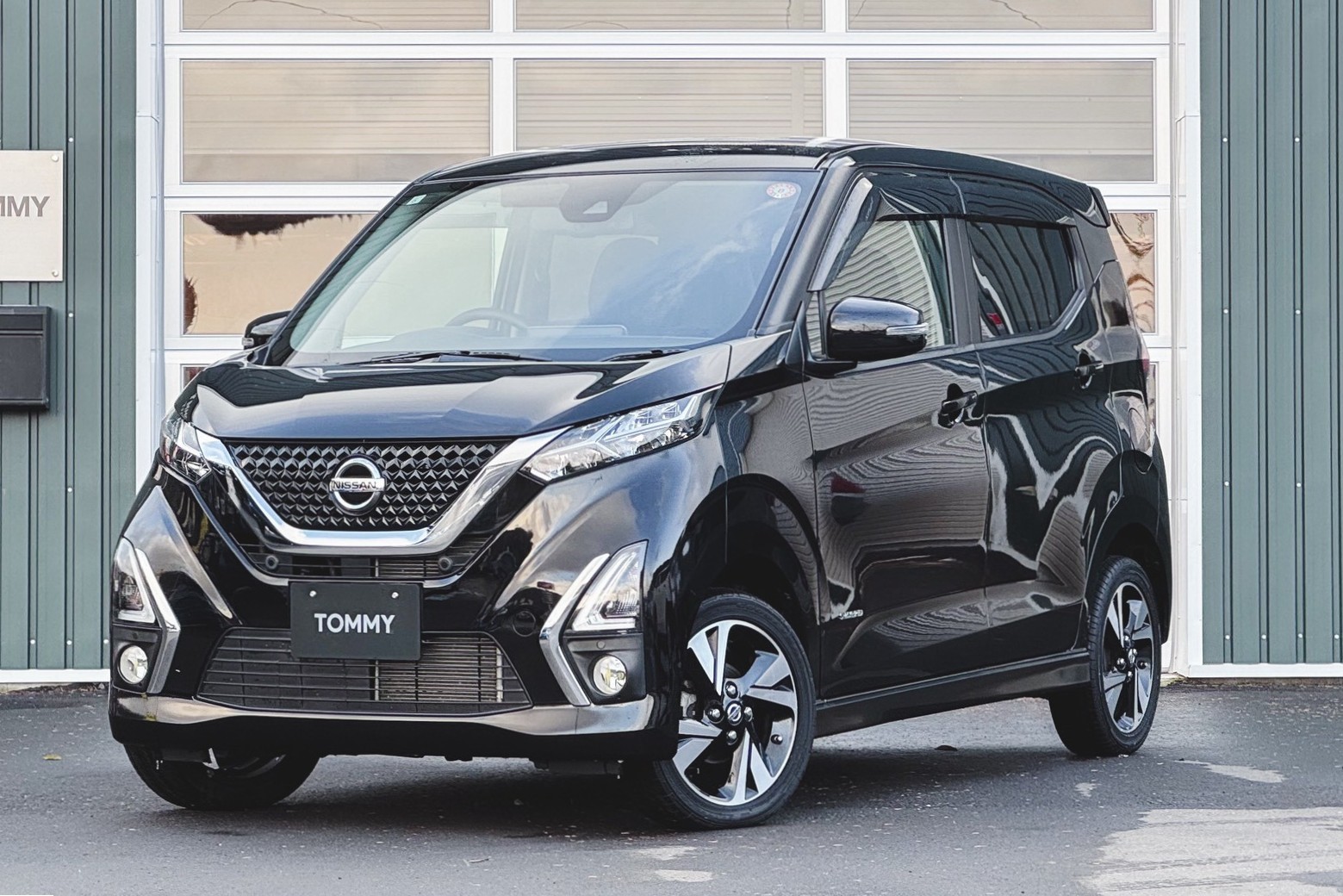 日産 デイズ 660ハイウェイスターGターボ 4WD　バックカメラ・アラウンドビューモニター・障害物センサー・スマートキー・純正15インチAW・Bluetooth接続