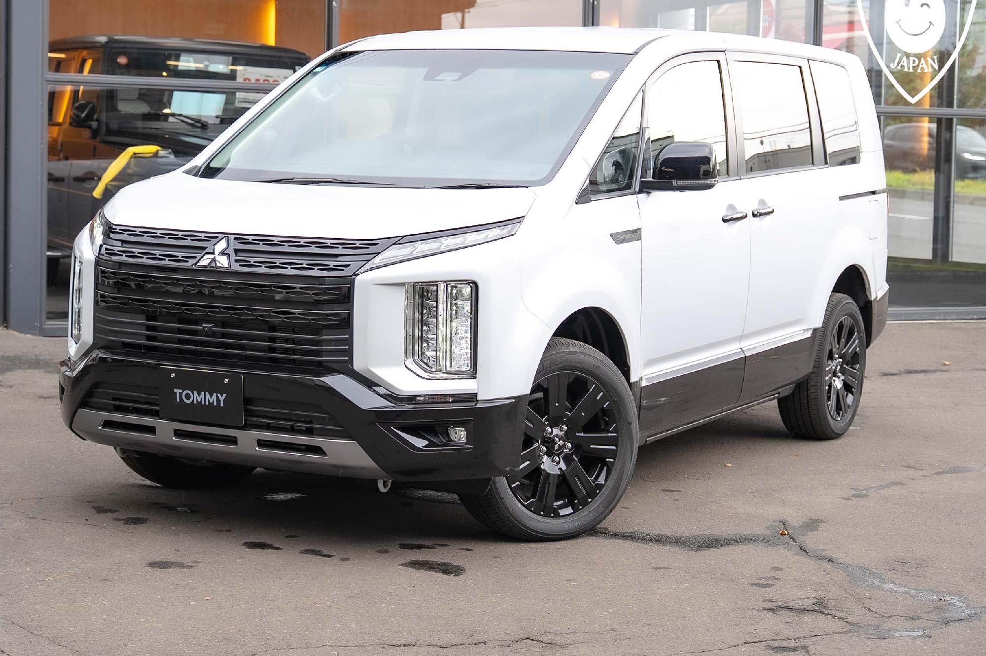 三菱 デリカ 2.2DT CHAMONIX電動サイドステップ装着 4WD　三菱イーアシスト マルチアラウンドモニター 特別仕様車 