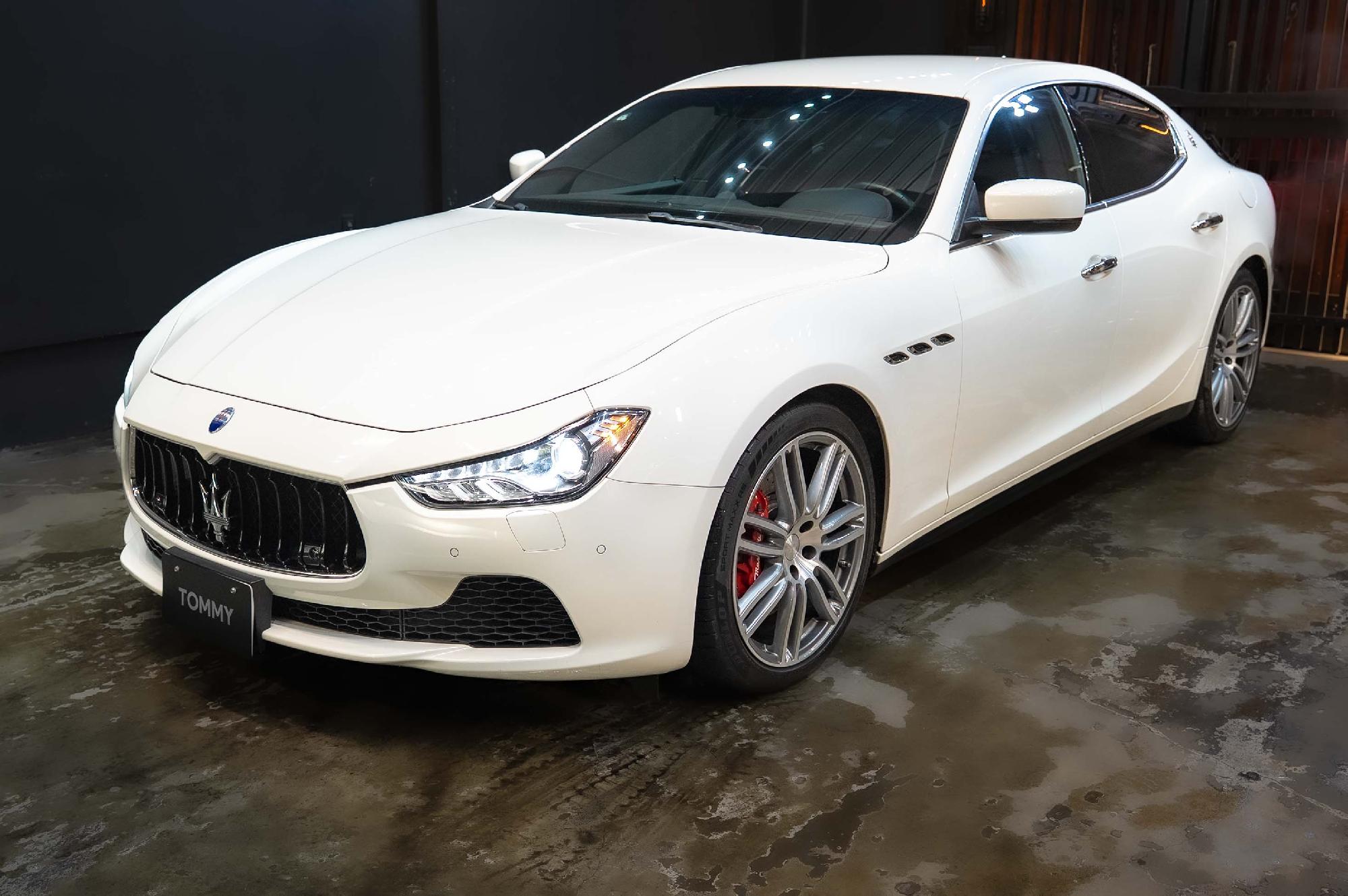 マセラティ ギブリ  Q4 4WD　ブレンボ　フルセグ ETC Bカメラ 純正ナビ BSM