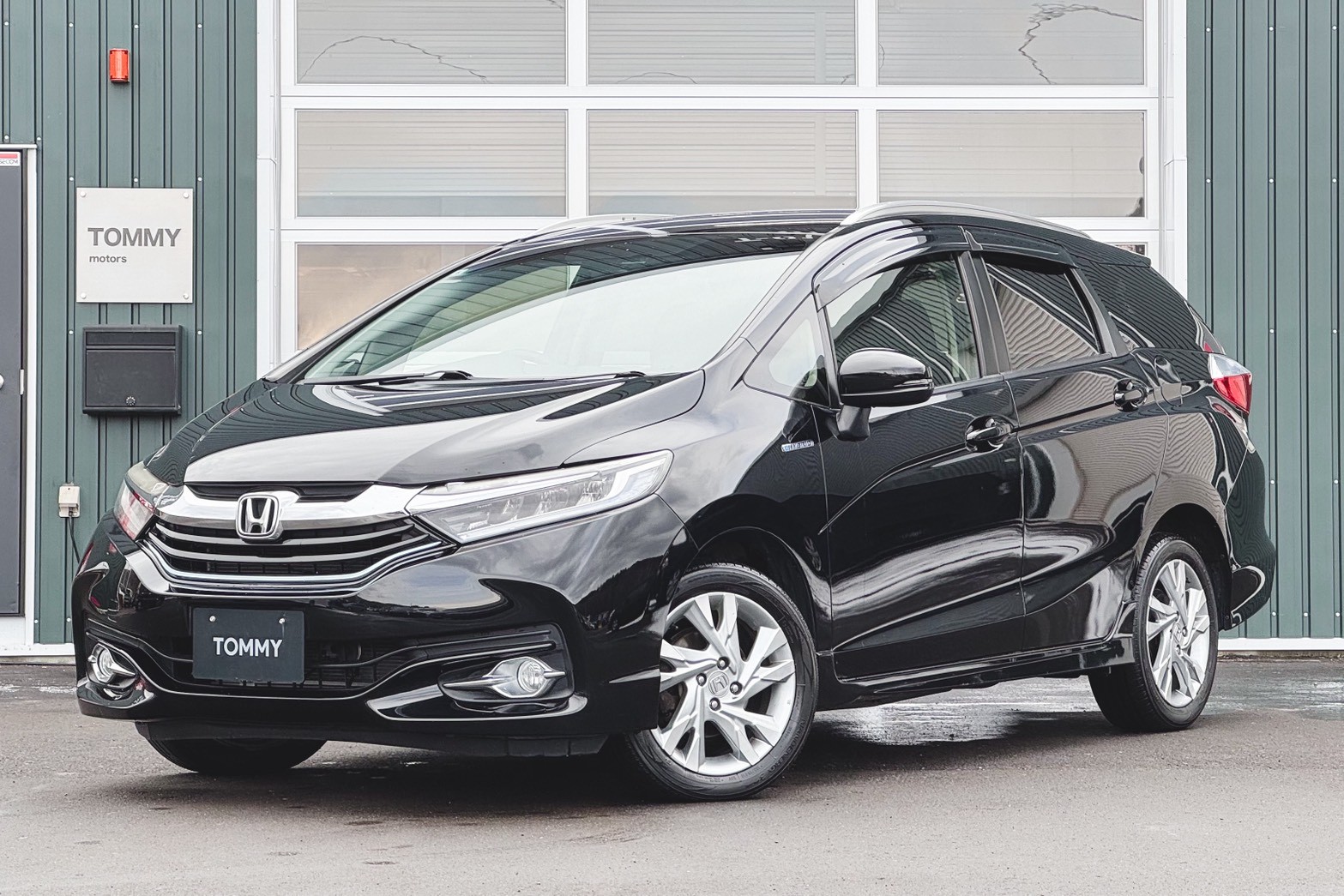 ホンダ シャトル 1.5ハイブリッドZ 4WD　ワンオーナー・バックカメラ・LEDヘッドライト・フォグランプ・エンスタ