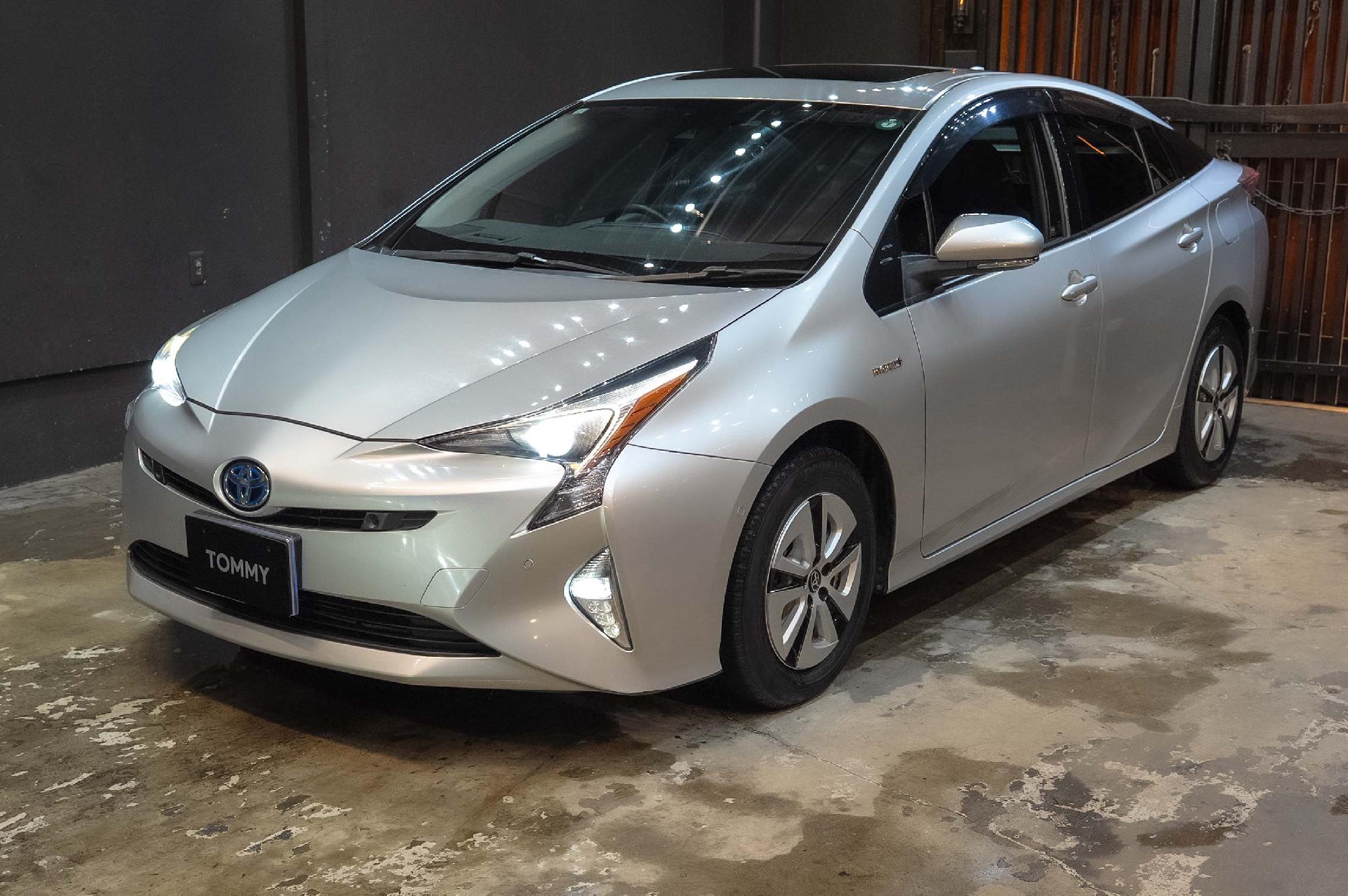 トヨタ プリウス 1.8A E-Four 4WD　ドラレコ ETC Bカメ サンルーフ フルセグTV HUD BSM